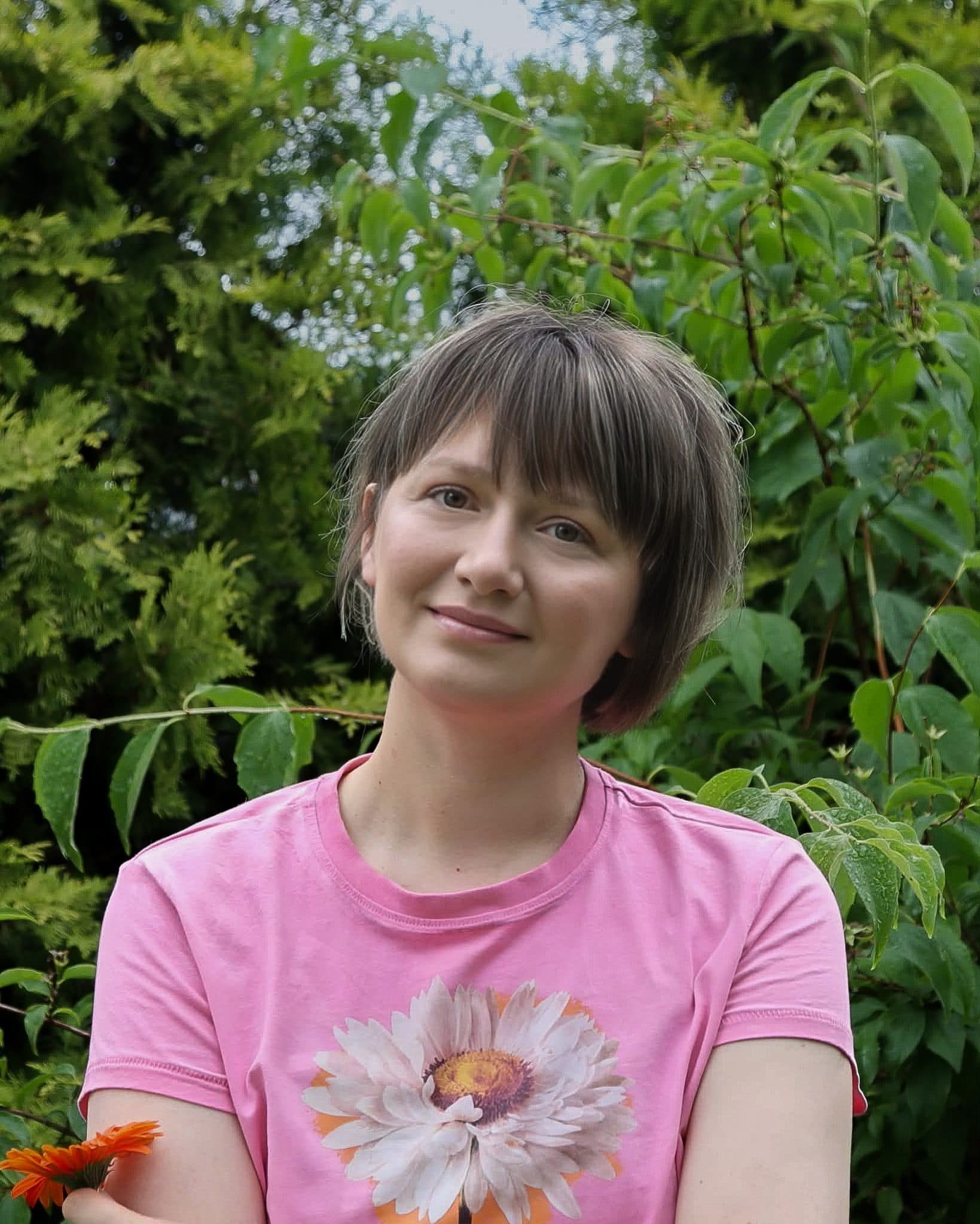 Natalia Kłosiewicz-Wołyńczyk, psychoterapeutka — portret w ogrodzie